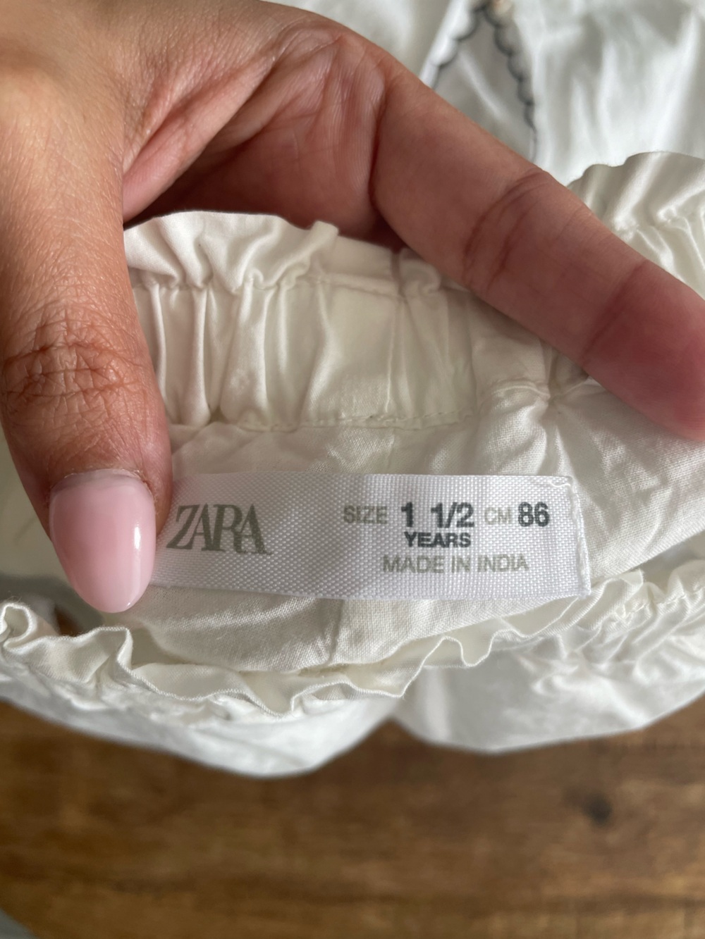 ZARA Ruffled Embroidered Set - Picture 7 of 8